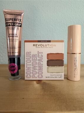 NIB Revolution Makeup Bundle